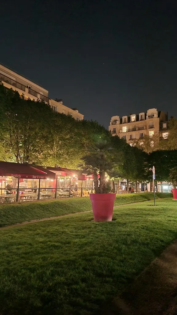 marghee 00_Place des Fêtes_Clichy_review