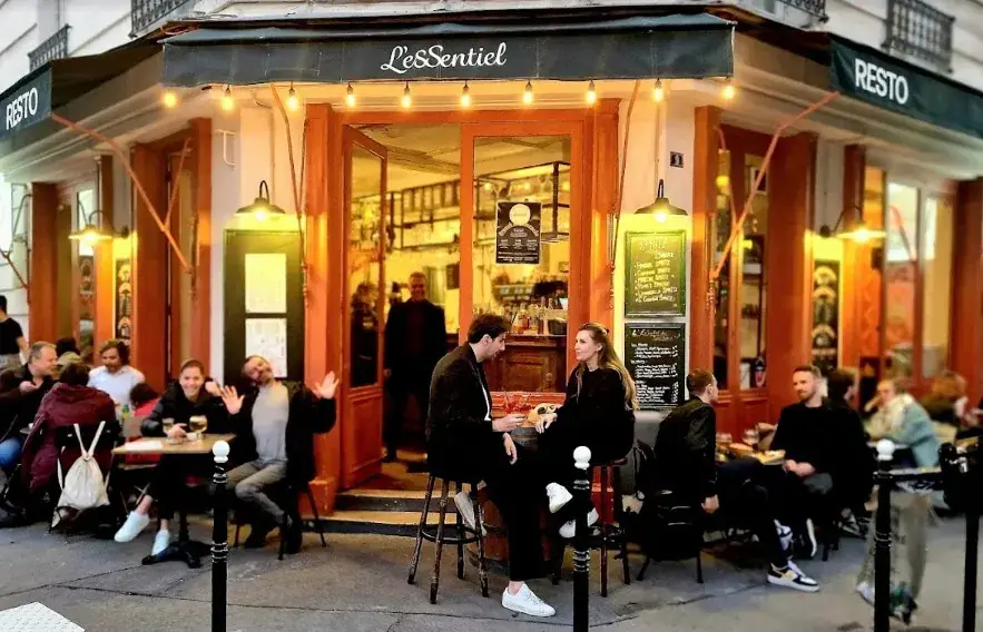 L'Essentiel_Clichy_slider_image_1