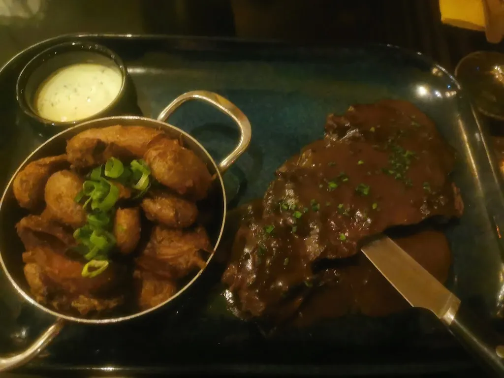 Costas Toskidis_Romcoco_Clichy_review