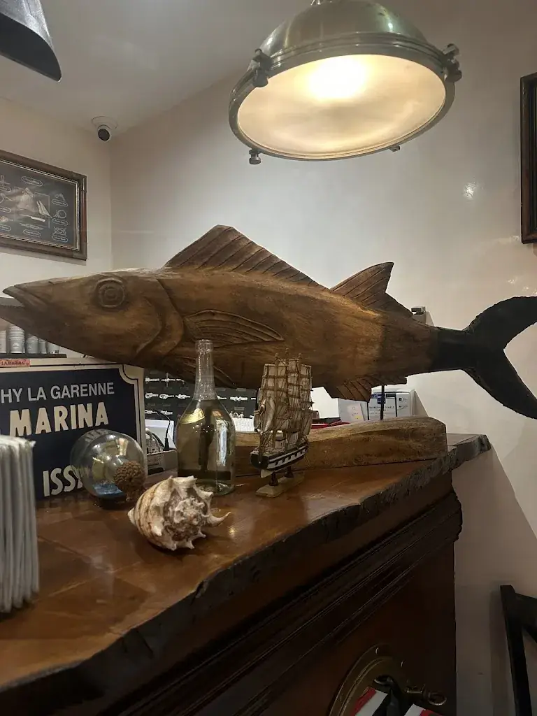 Chaimae Ouahi_LA MARINA_Clichy_review