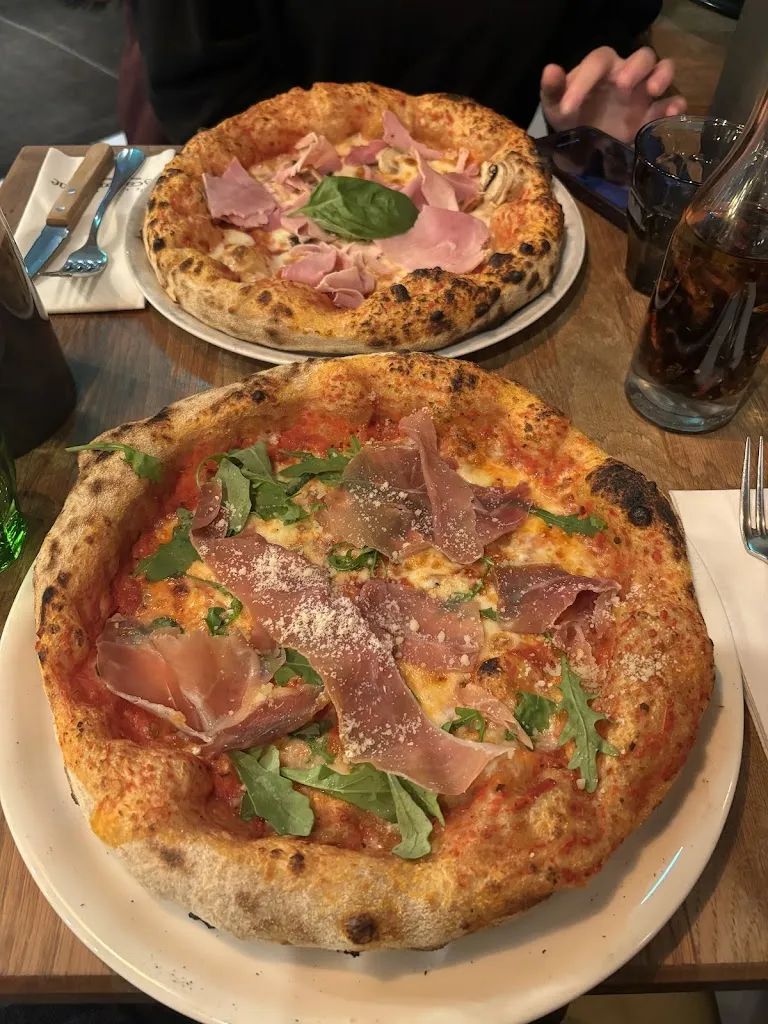 ajla dunga_SCARAMOUCHE_Clichy_review