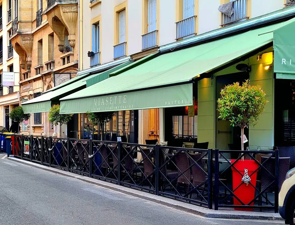Viasette restaurant in Clichy