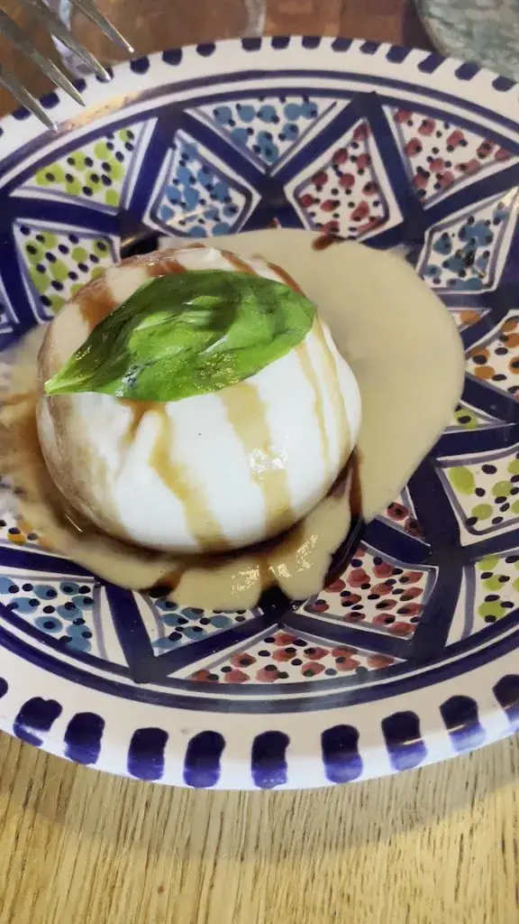 Ayoung Jo_Gigi de Clichy_Clichy_review