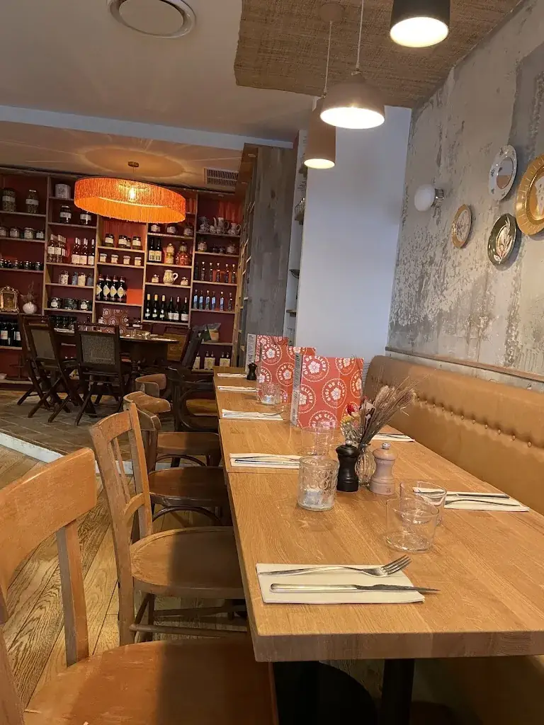 Gigi de Clichy_Clichy_slider_image_1