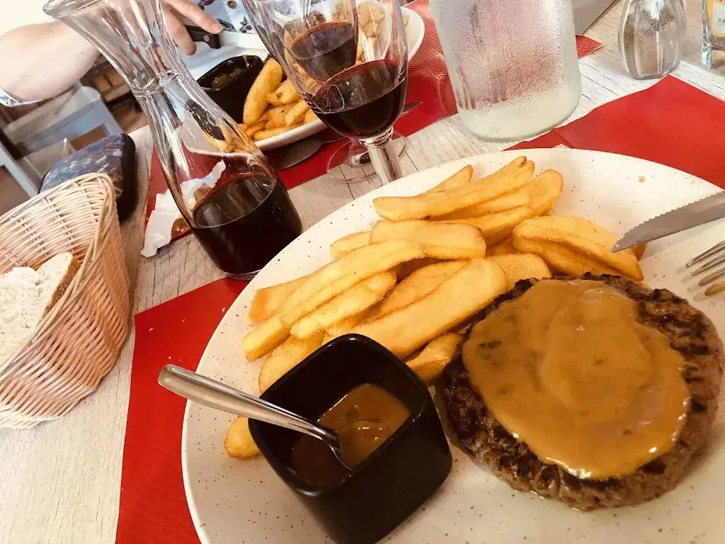 Michael Jones_Le Relais Savoyard_Échelles_review