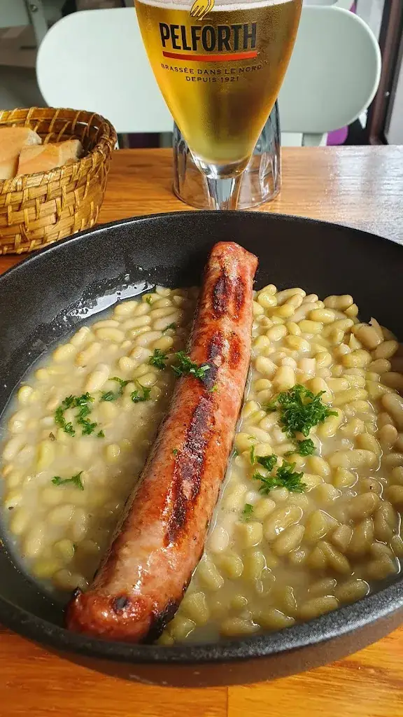 Angela Challands_Brasserie Cafe Du Theatre Bar_Clichy_review