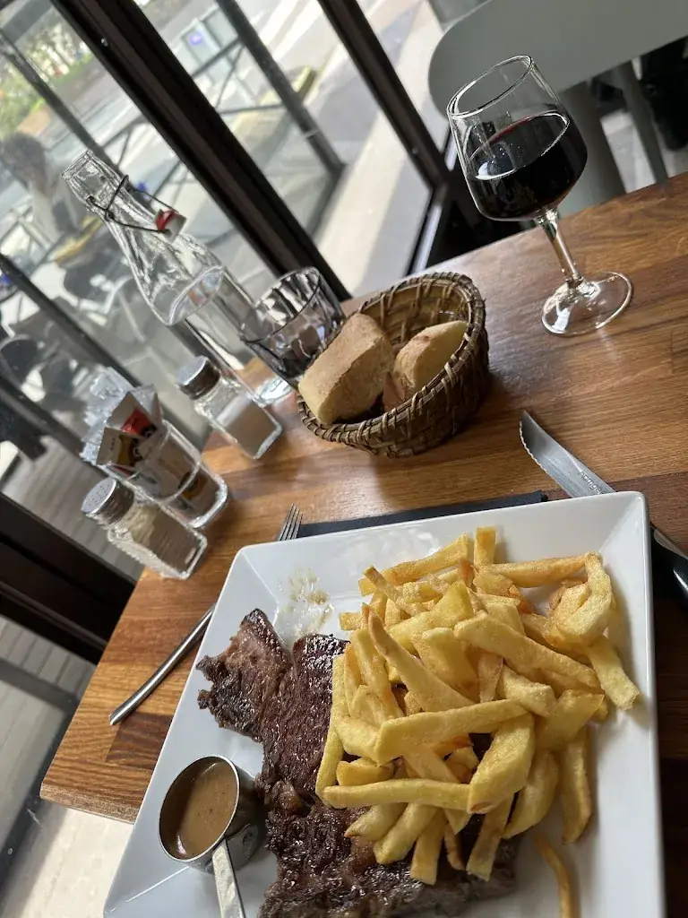 Brasserie Cafe Du Theatre Bar_Clichy_slider_image_2