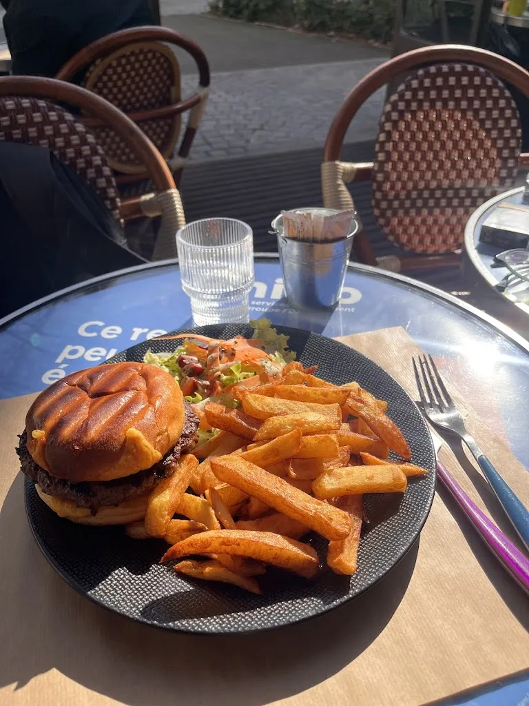 Imane B_Le Galopin_Clichy_review