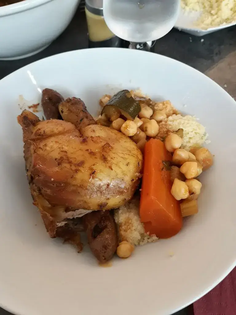 H. Henrique Jesus Fernandes_Aux Sportifs_Clichy_review