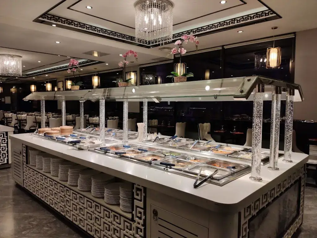 Palais de Clichy restaurant in Clichy