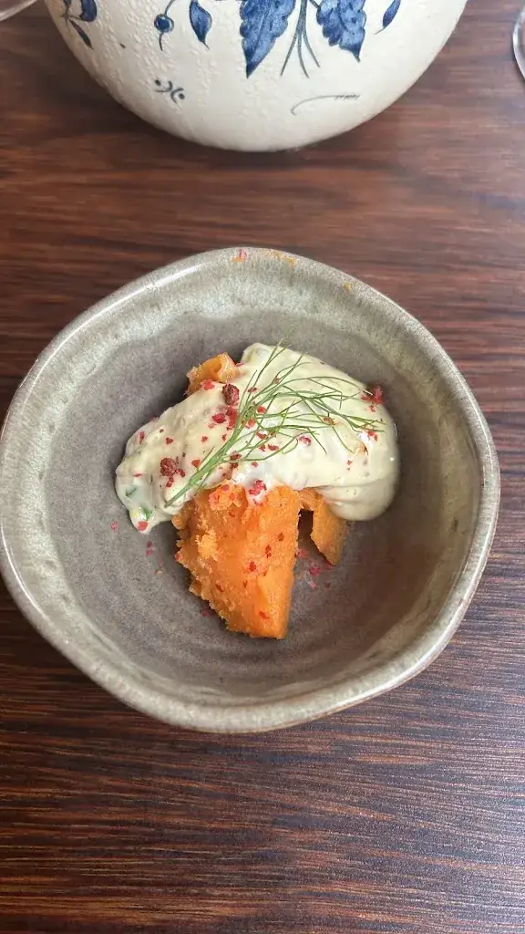 Yasmin Fausto_Rosette_Clichy_review