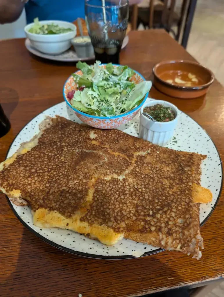 Antoine Cornuejols_La Caverne des Artistes, restaurant-crêperie._Crespières_recensione