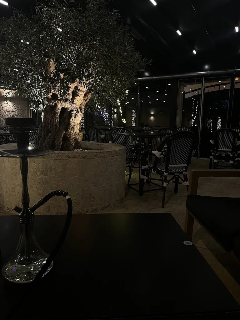 Jennifer CELETTE_Hacienda_Clichy-sous-Bois_recensione