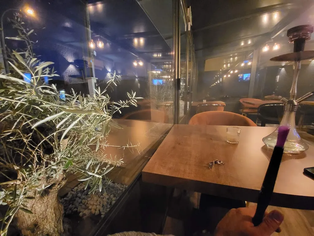 Yozer_Hacienda_Clichy-sous-Bois_recensione