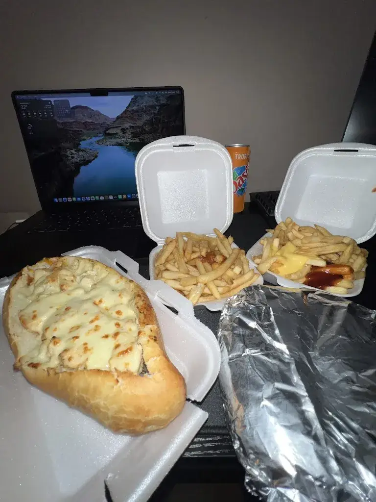 nassim C_Le Must_Clichy-sous-Bois_review