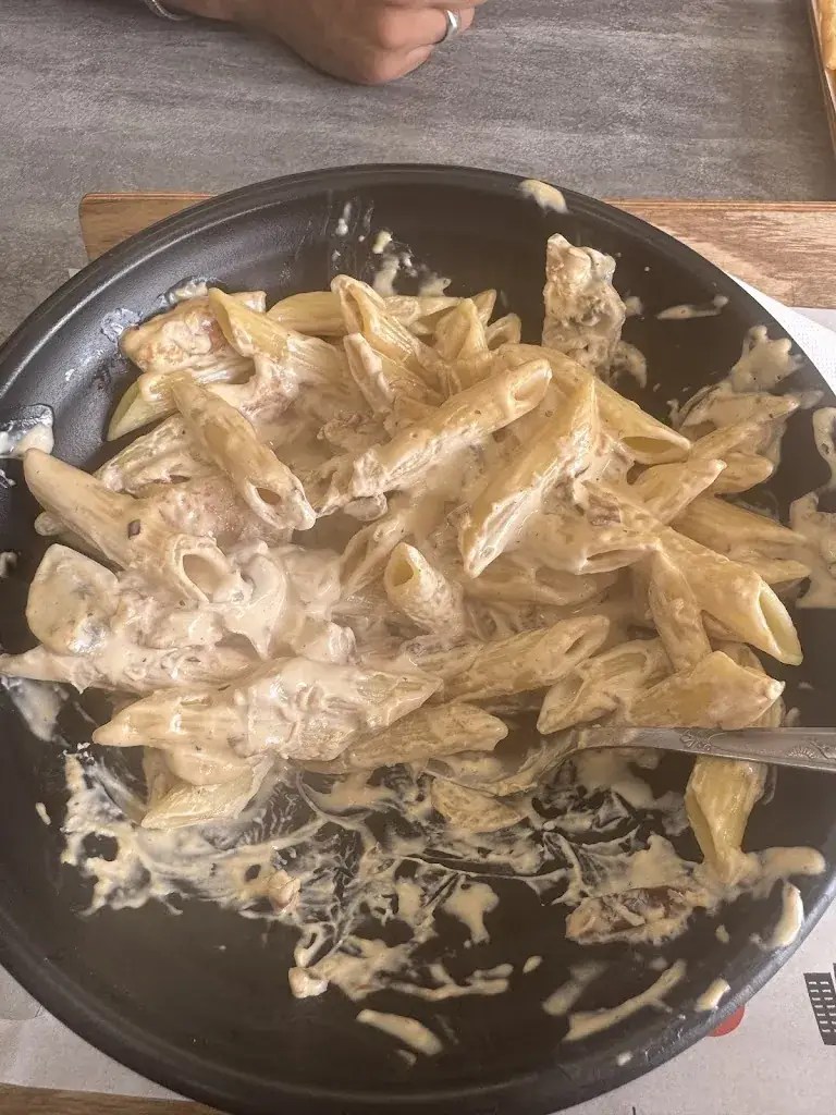 Rizlaine Ben_Canteen Street Clichy-sous-Bois_Clichy-sous-Bois_review