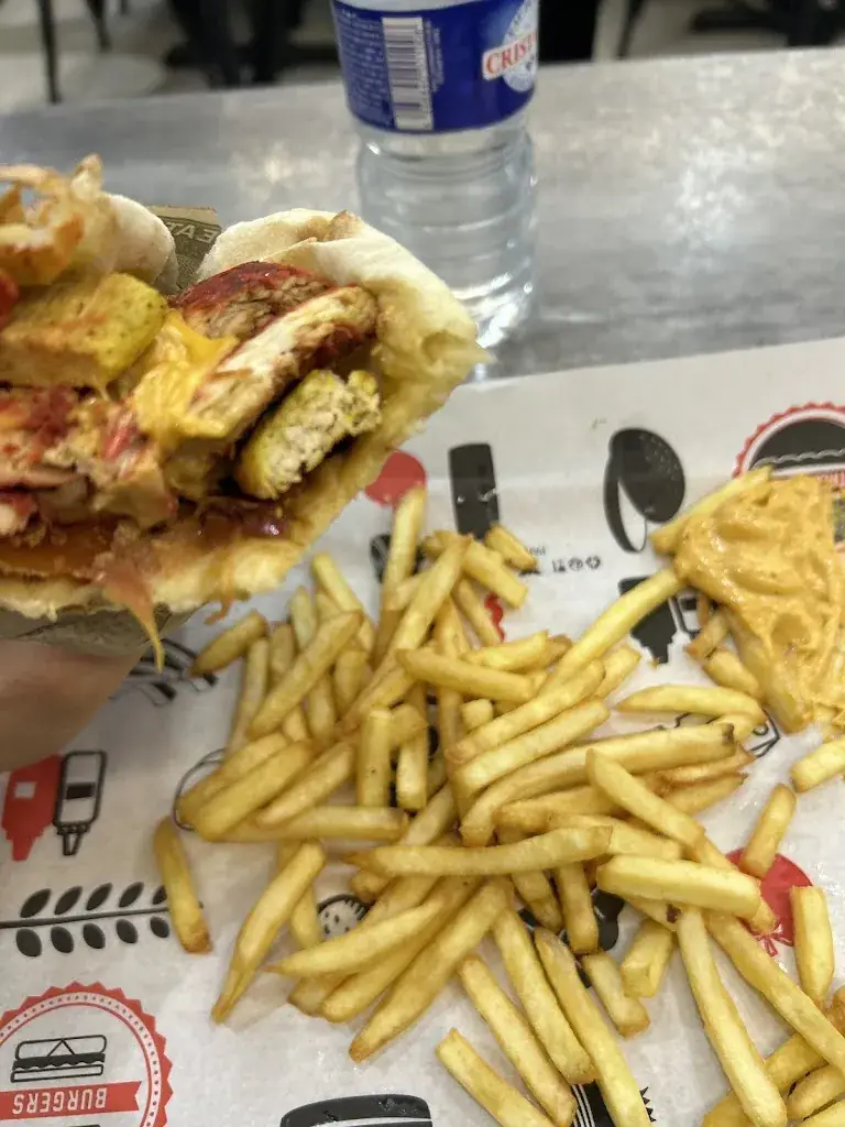 bihi elias_Canteen Street Clichy-sous-Bois_Clichy-sous-Bois_review