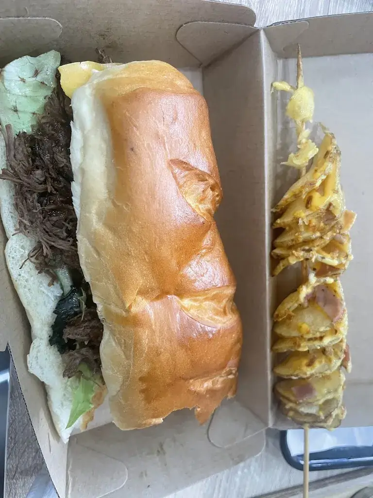 ahm avril_KB SIGNATURE_Clichy-sous-Bois_review