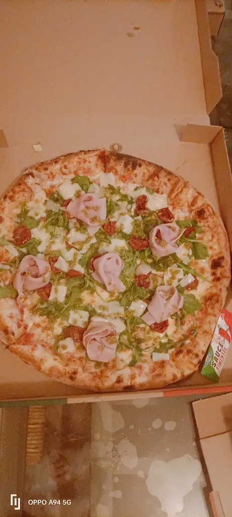 Bay N_Chez Nelya Pizza au feu de bois_Clichy-sous-Bois_review