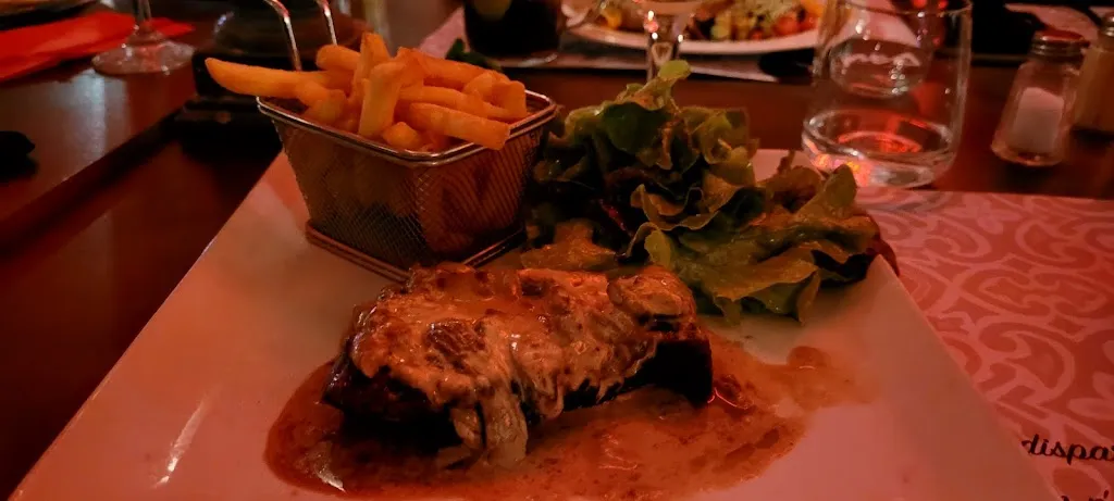 Vichit Xaya_BANK RESTAURANT BAR_Drumettaz-Clarafond_review