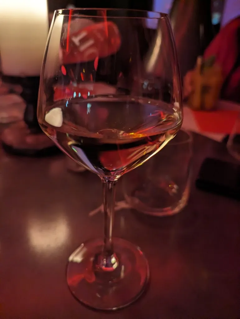 Sihame Moslih_BANK RESTAURANT BAR_Drumettaz-Clarafond_review