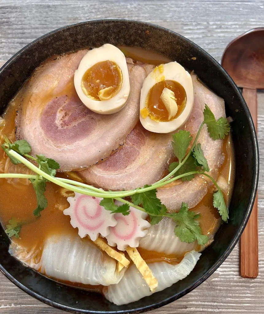 Christian Koumphol_Tenshi_Combs-la-Ville_review