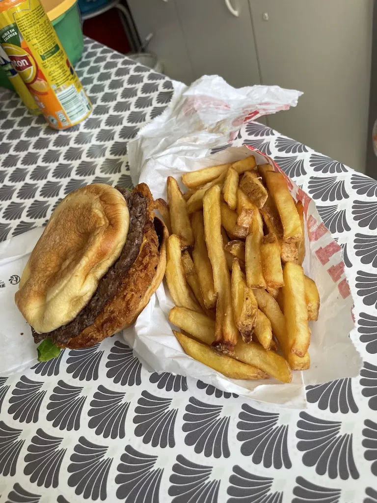 Brigadier café_Combs-la-Ville_slider_image_2