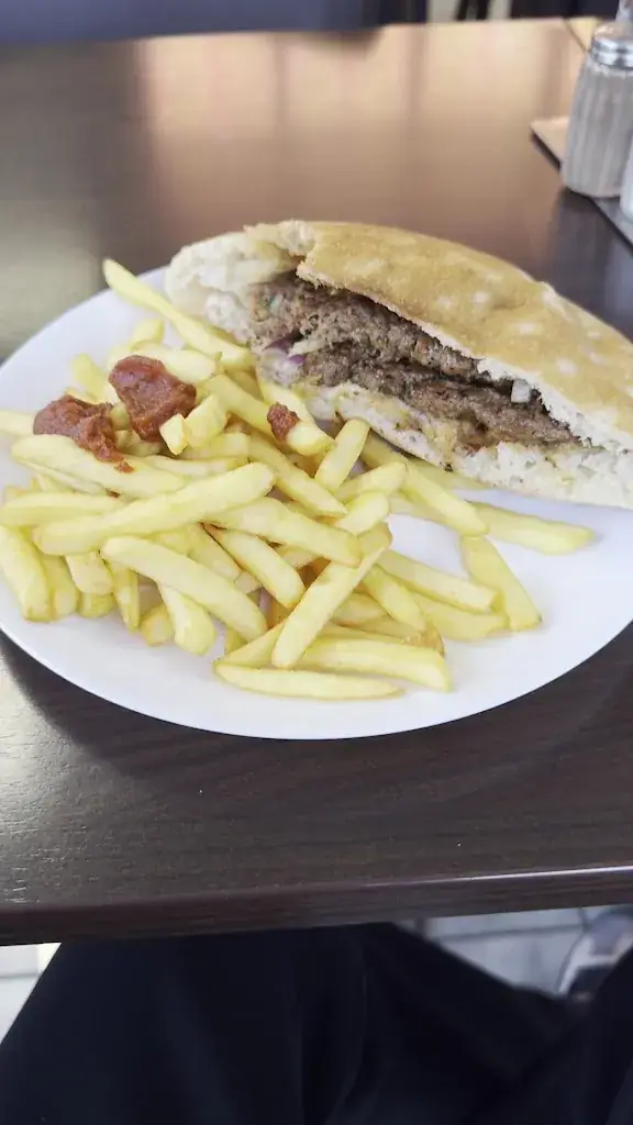 Ali Baba_Combs-la-Ville_slider_image_2