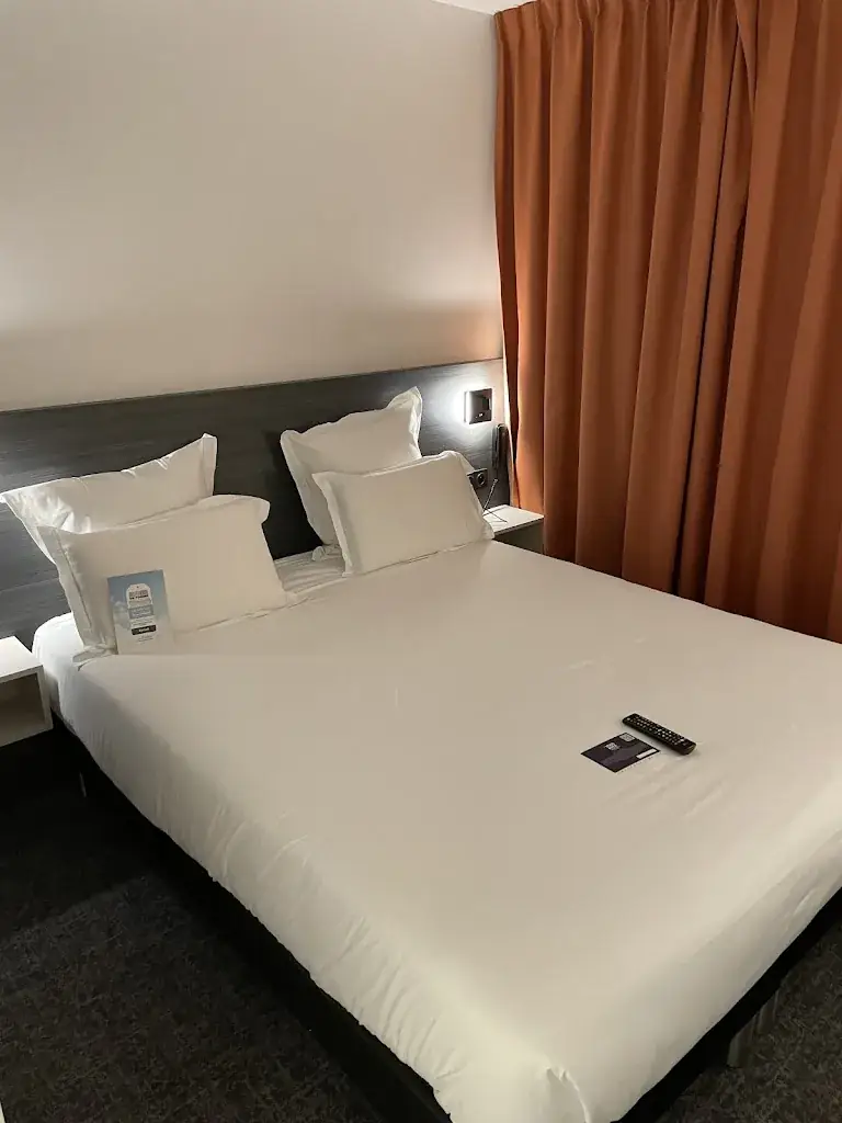 will mcmurtrie_Kyriad Combs la Ville Sénart_Combs-la-Ville_review