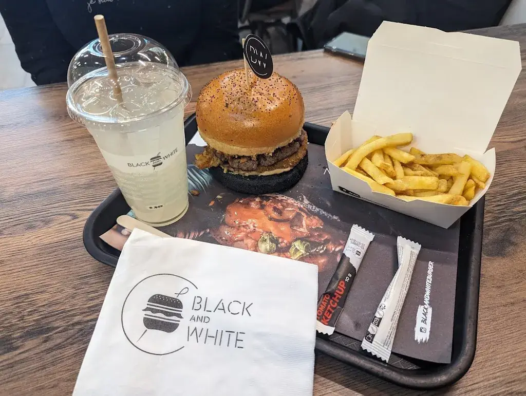 Ahmed Ben Amor _Black & White Burger Evry_Évry-Courcouronnes_review