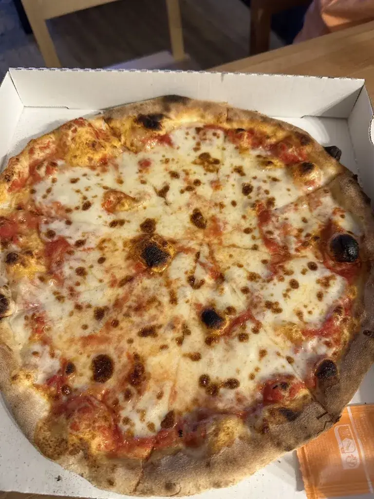 Andr ea_Pizza Wood Fire_Courtry_review