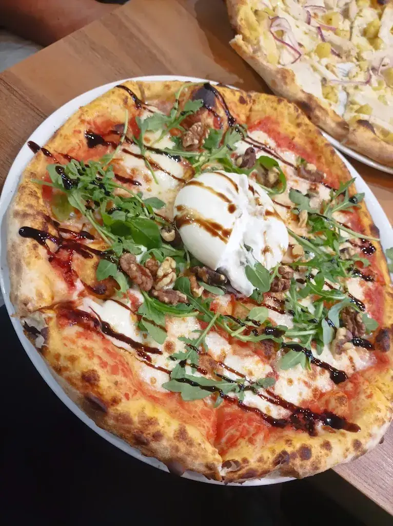 Pizza Wood Fire_Courtry_slider_image_2