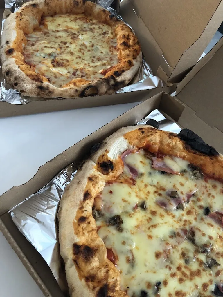 Menu_Dan's pizza_Courtry_image_2