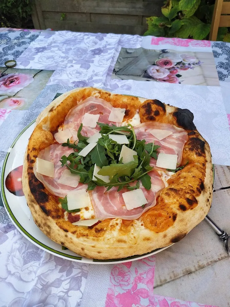 Menu_Dan's pizza_Courtry_image_4