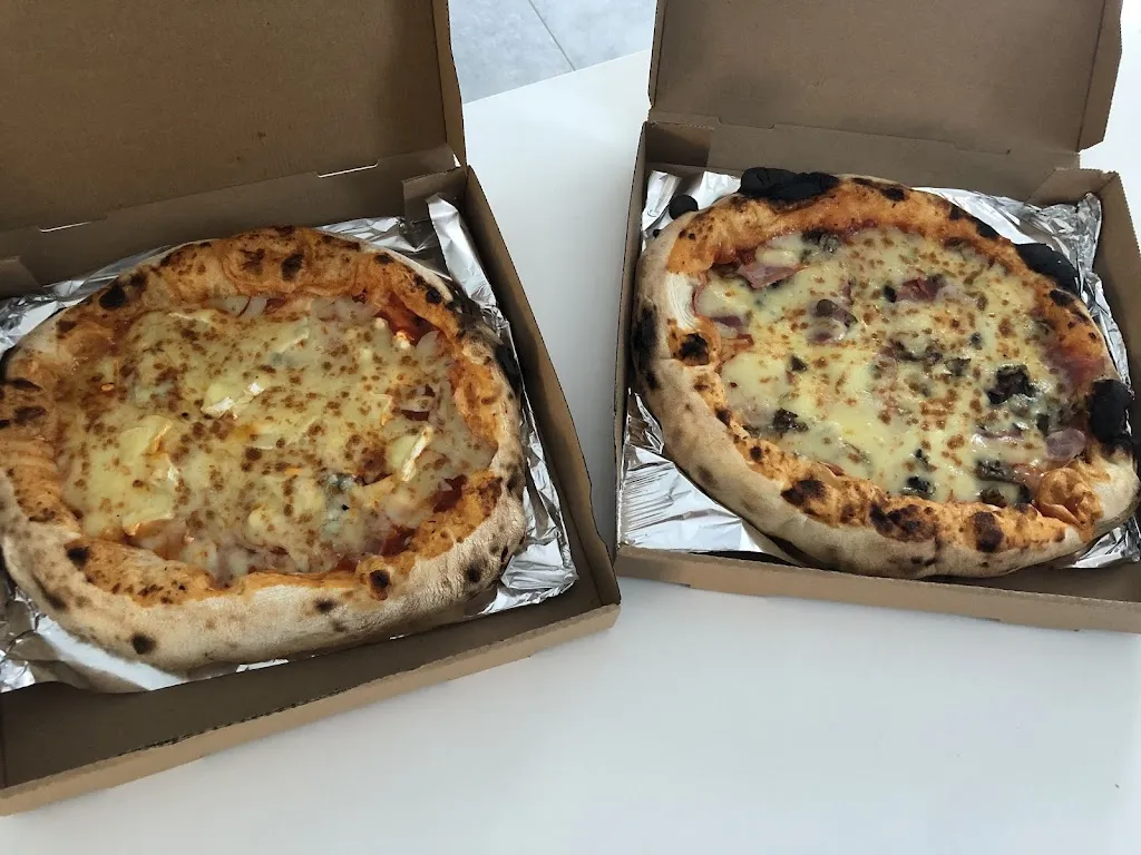 AUDREY BOUNYA_Dan's pizza_Courtry_review