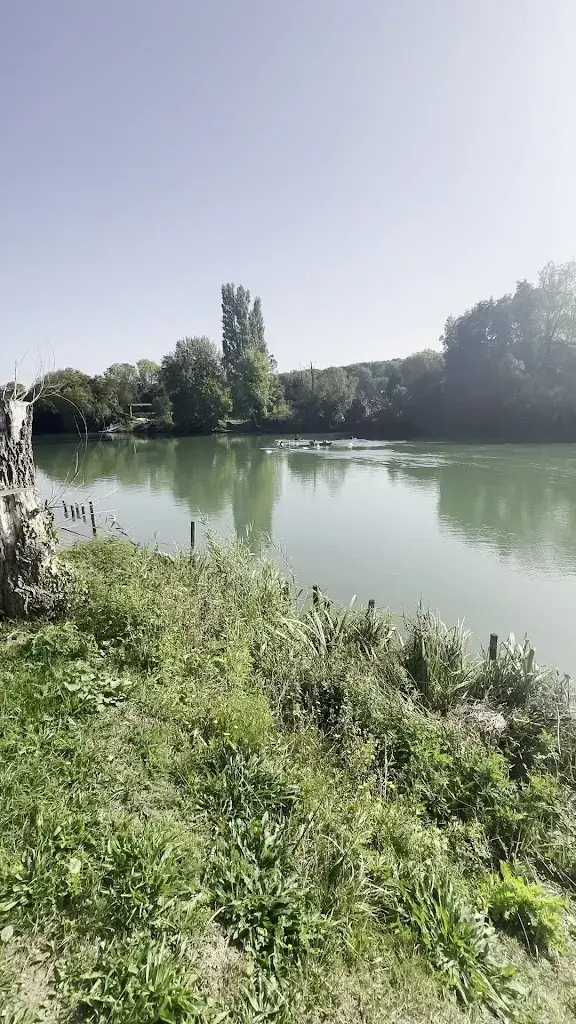 Hôtel Restaurant Le Quincangrogne_Dampmart_slider_image_1