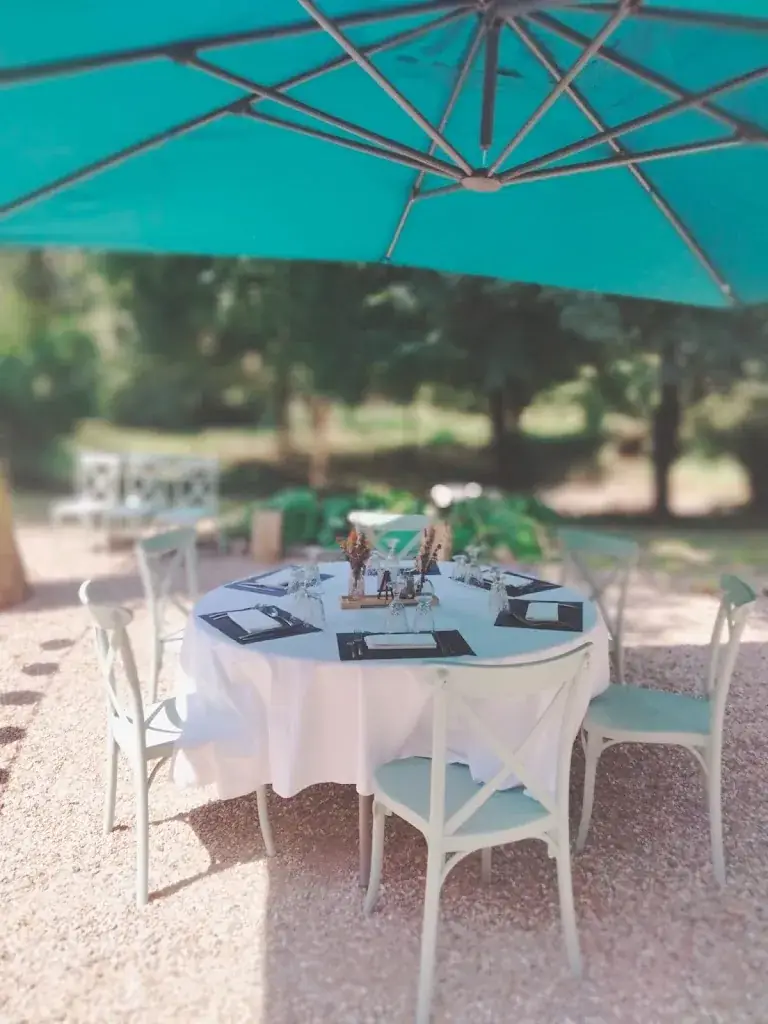 Restaurant @ Château de l'Hermitage restaurant in Ennery