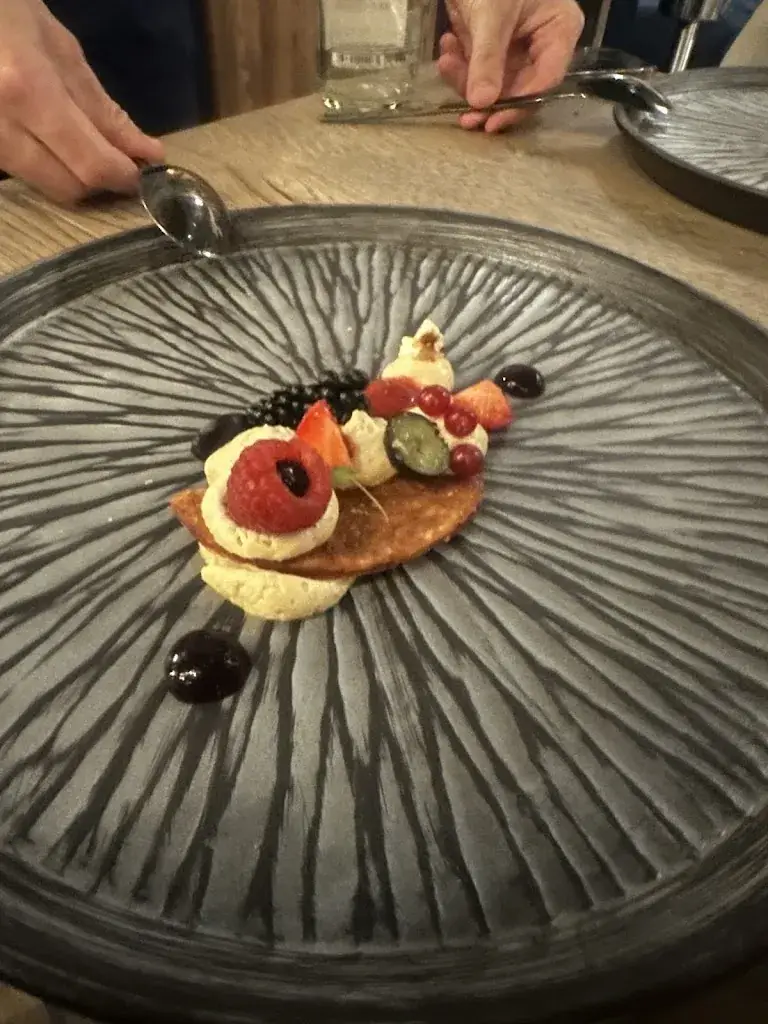 rawan ioanca_Restaurant @ Les Jardins D'Epicure_Bray-et-Lû_review