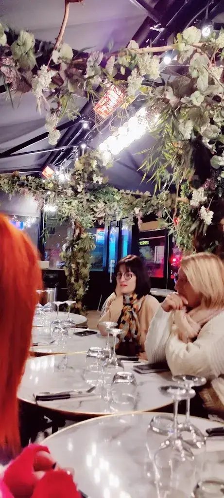 La Scampia_Chaville_slider_image_2