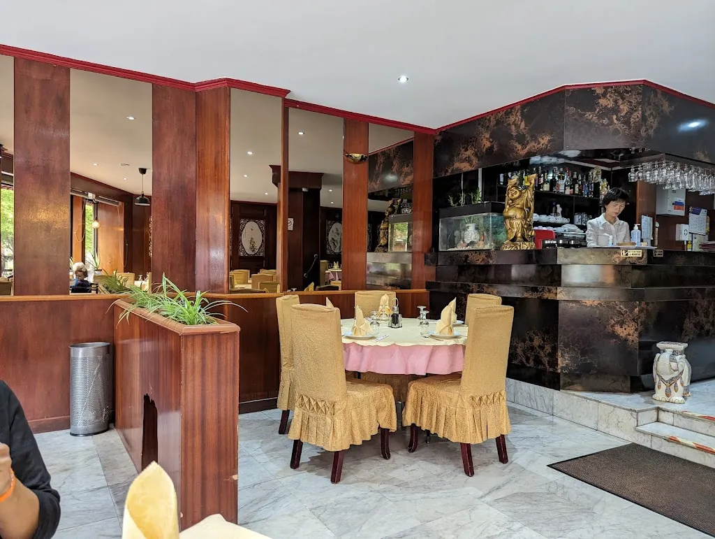 Lotus d'Or restaurant in Chaville