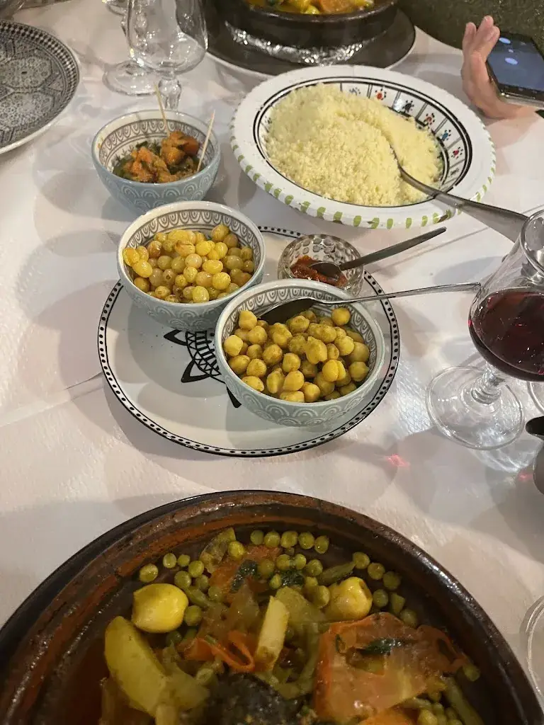 Adrian SERBANESCU_Le Palais d'Ali Baba_Chaville_review