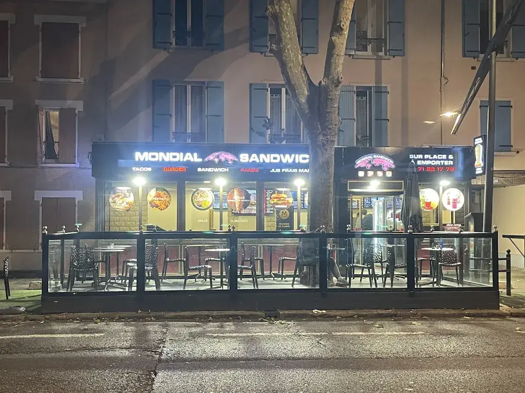 Mondial Sandwich restaurant in Chaville