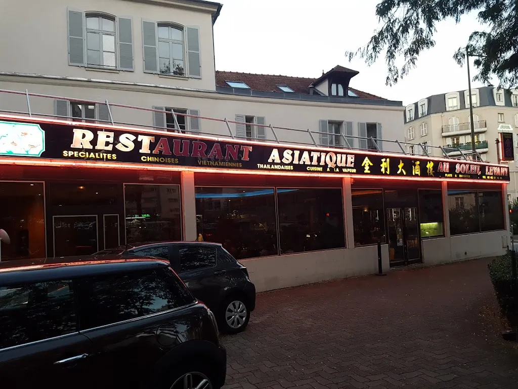 Au Soleil Levant restaurant in Sèvres