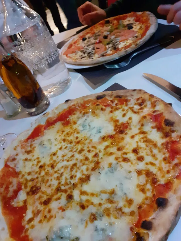 Villa Offleni restaurant in Viroflay