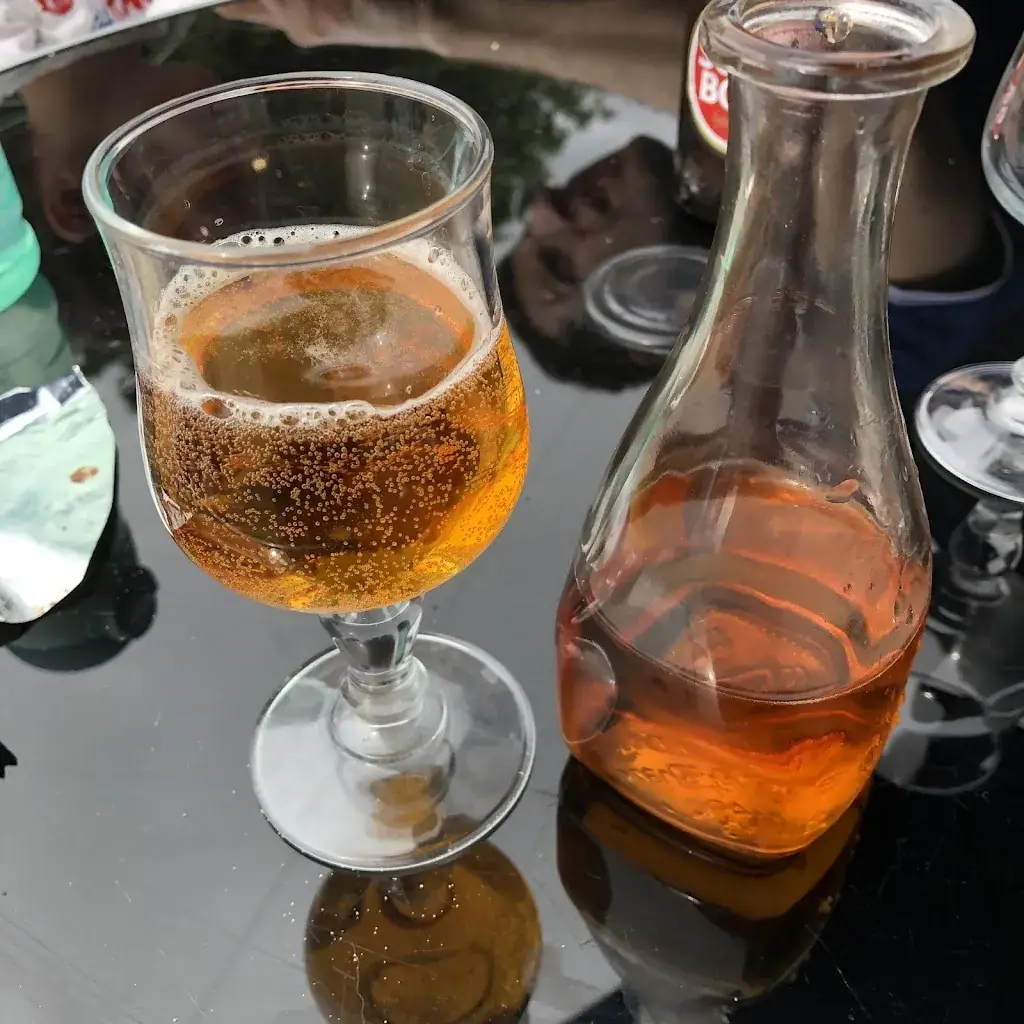 Le Jardin Des Arcades Chez Julia Restaurant in Viroflay