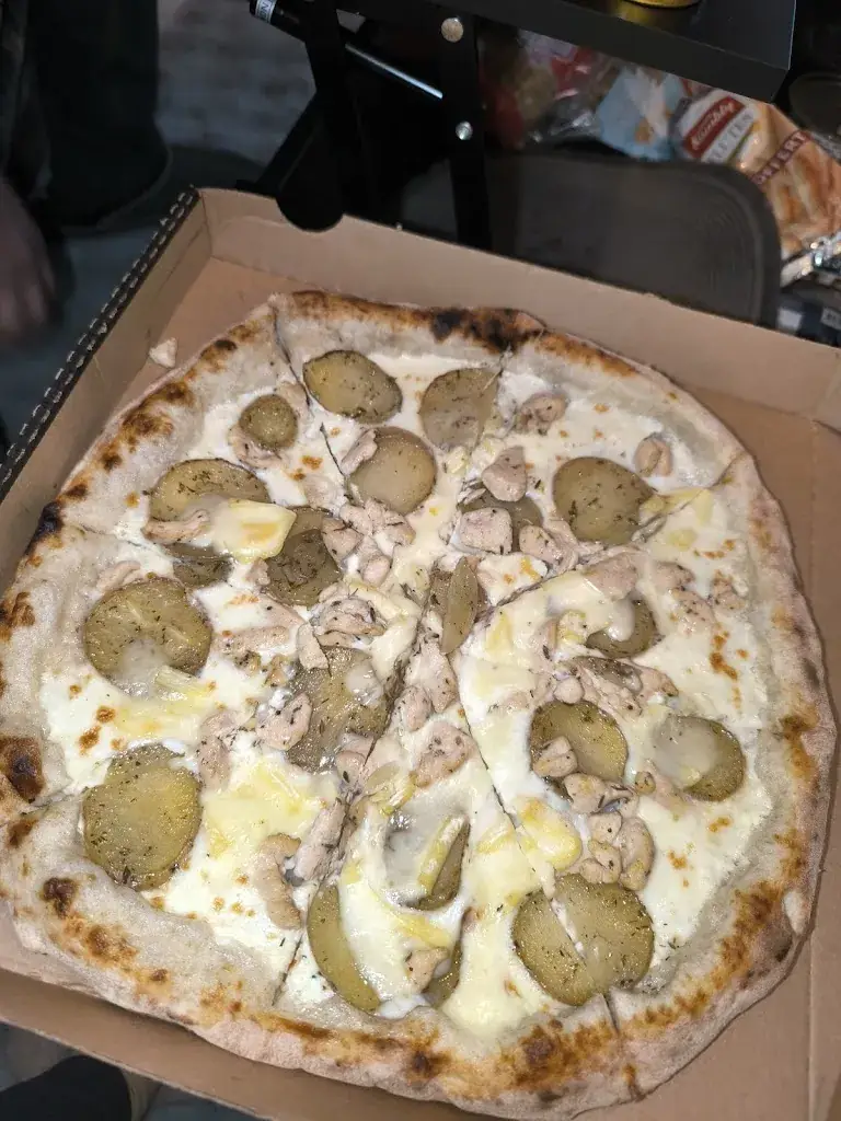 Lea Detti_casa fregona_Donnemarie-Dontilly_review