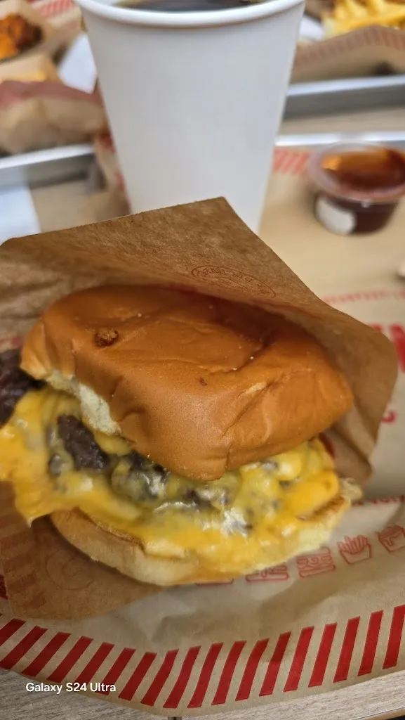 M F Ali_BRENDY'S CAFÉ CRÉTEIL_Créteil_review