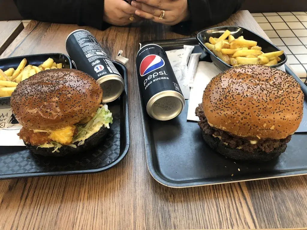 Jawad Raja-Azhar_Black & White Burger Créteil Soleil_Créteil_review