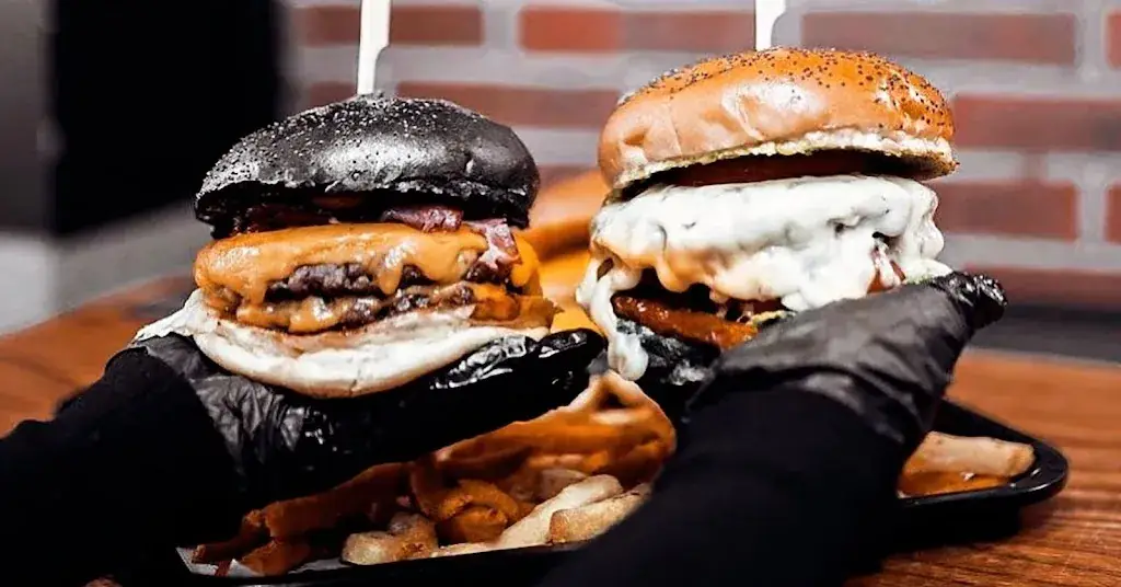 Black & White Burger Créteil Soleil_Créteil_slider_image_3