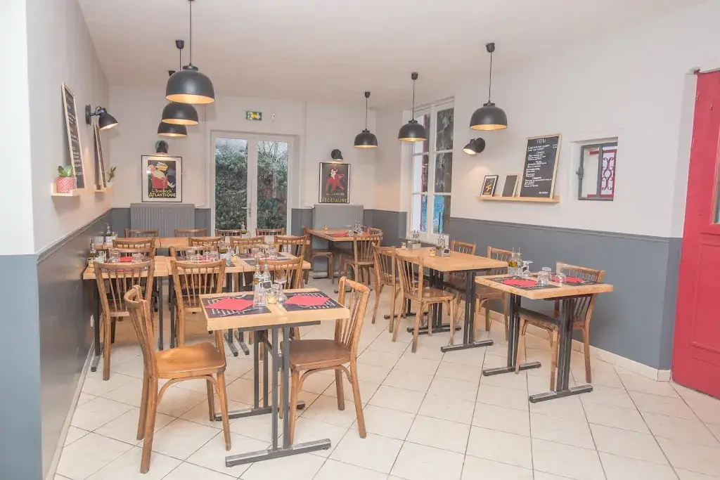 Le petit resto restaurant in Sermaise